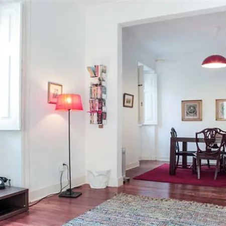 Lägenhet Spacious Tailor Made Bairro Alto