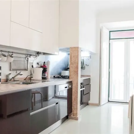 Spacious Tailor Made Bairro Alto Apartman