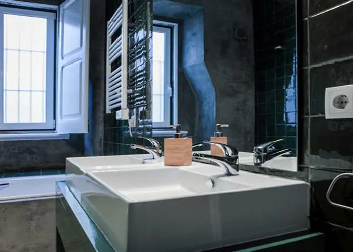 Spacious Tailor Made Bairro Alto *