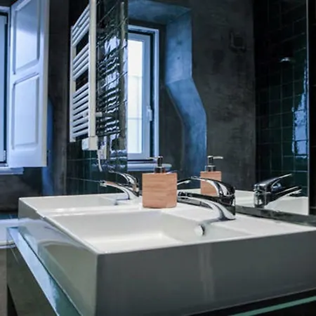 Spacious Tailor Made Bairro Alto *